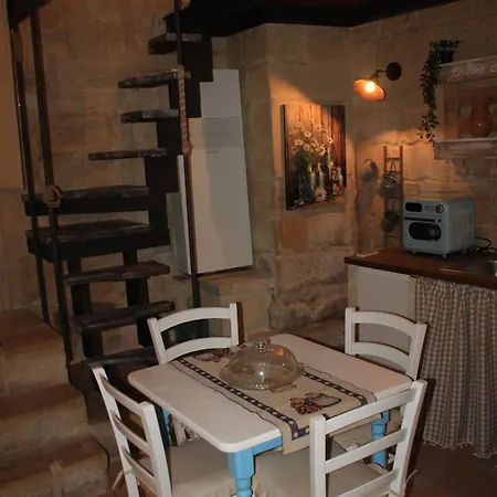 Boemondo House *
